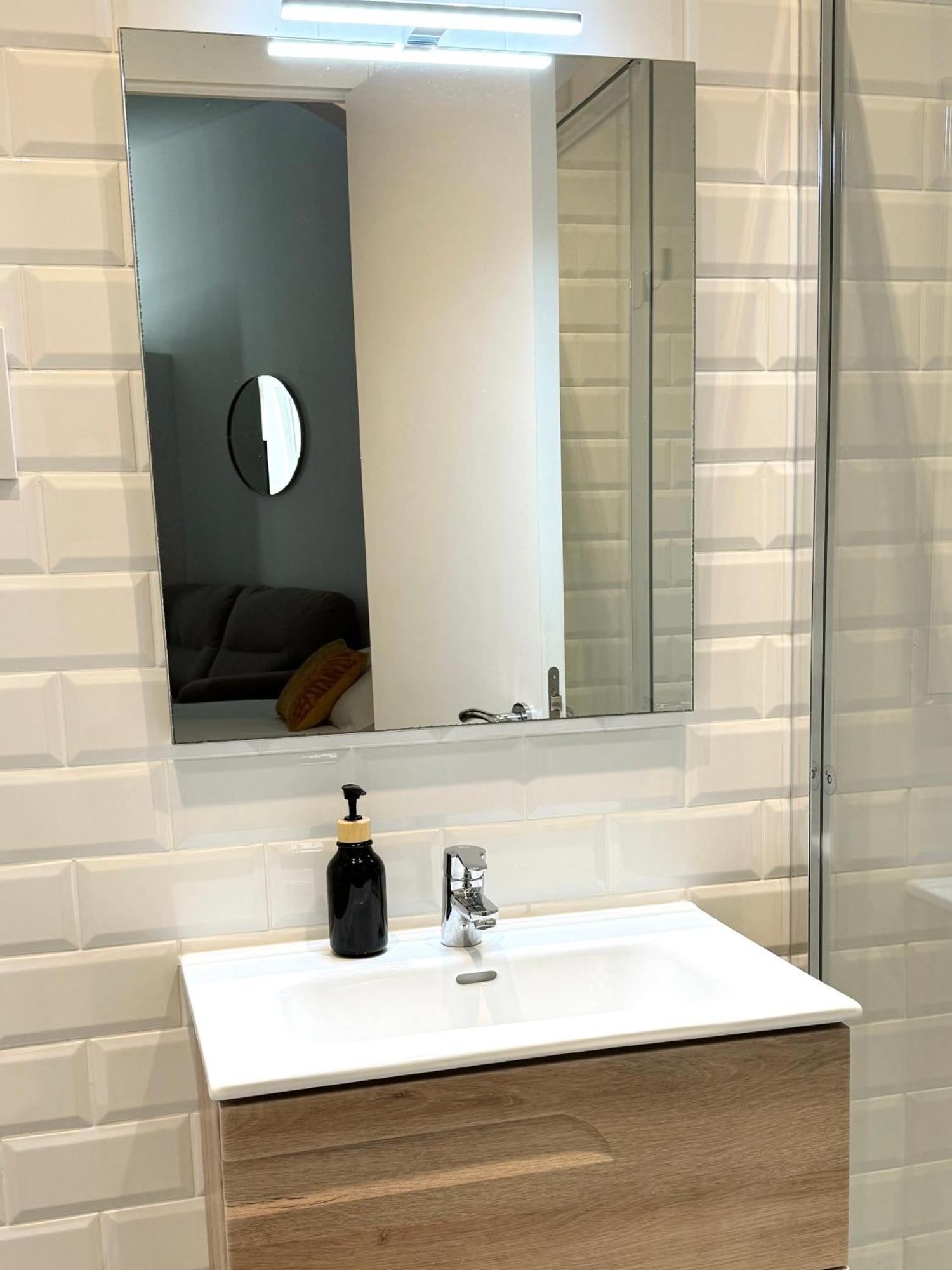 Delightful City Centre Studio Clarendon Apartment - Grand Central House Gibraltar Bagian luar foto